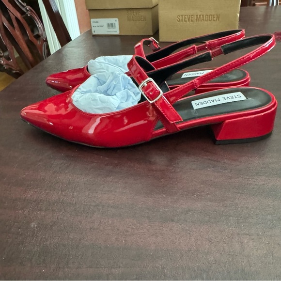 Steve Madden Yourk Red Patent Sling Back Pointed Toe Shoe - Picture 7 of 17